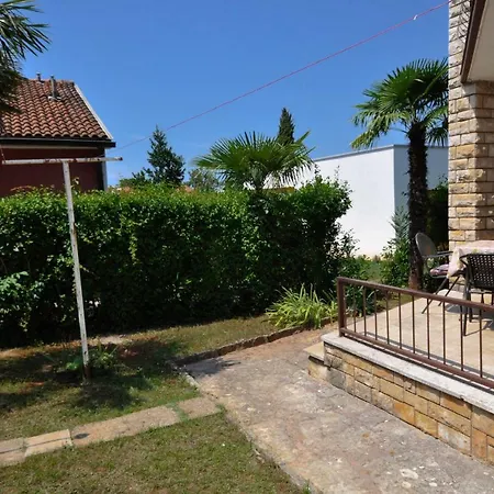 Dunja D Apartament *